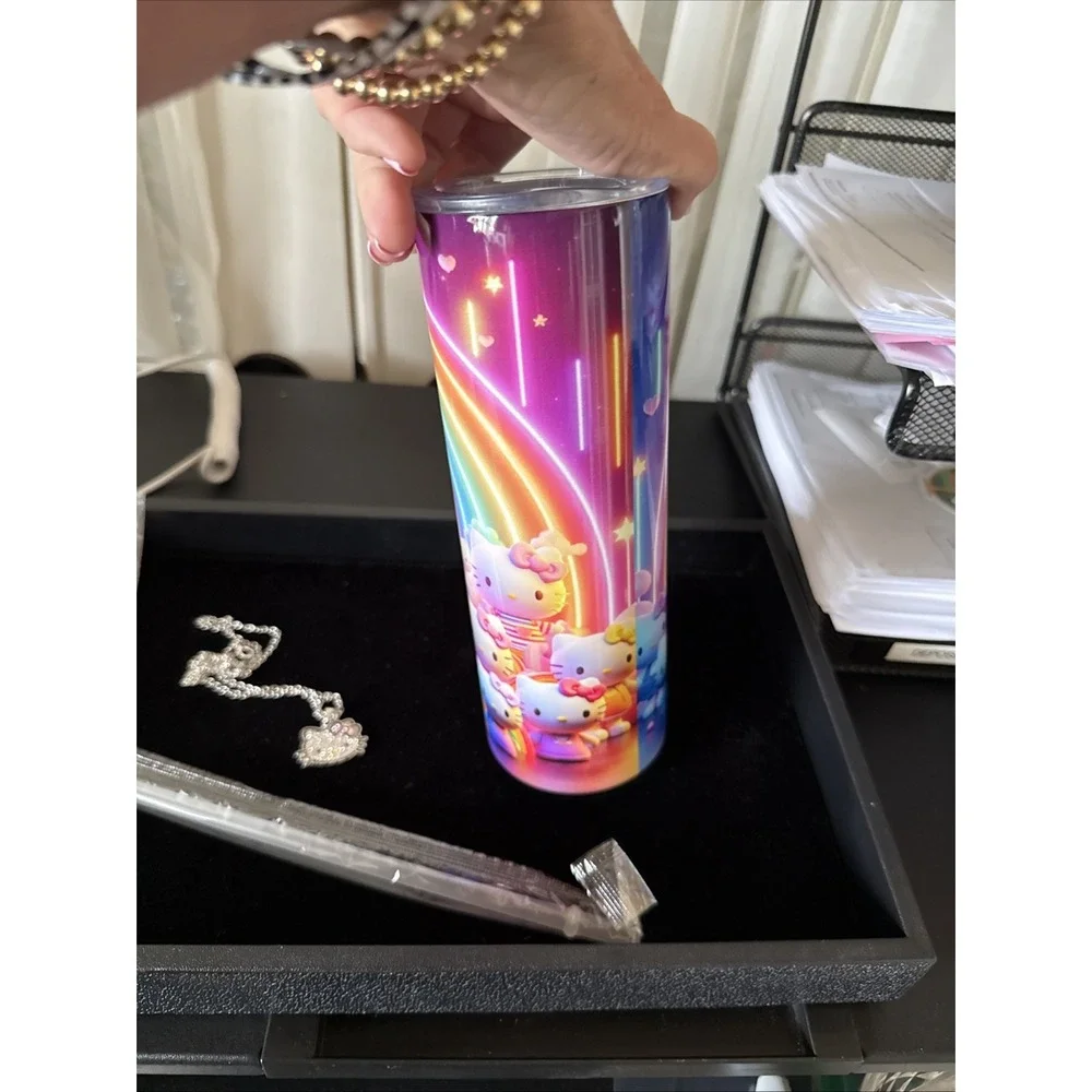 Hello Kitty Tumbler 20‎ oz  With Silver Toed Bling Necklace Brand New 3937